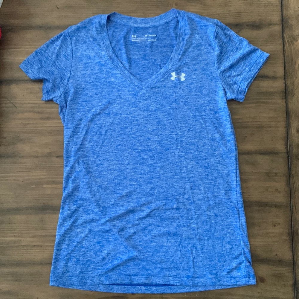 Under Armour loose fitting V-neck shirt